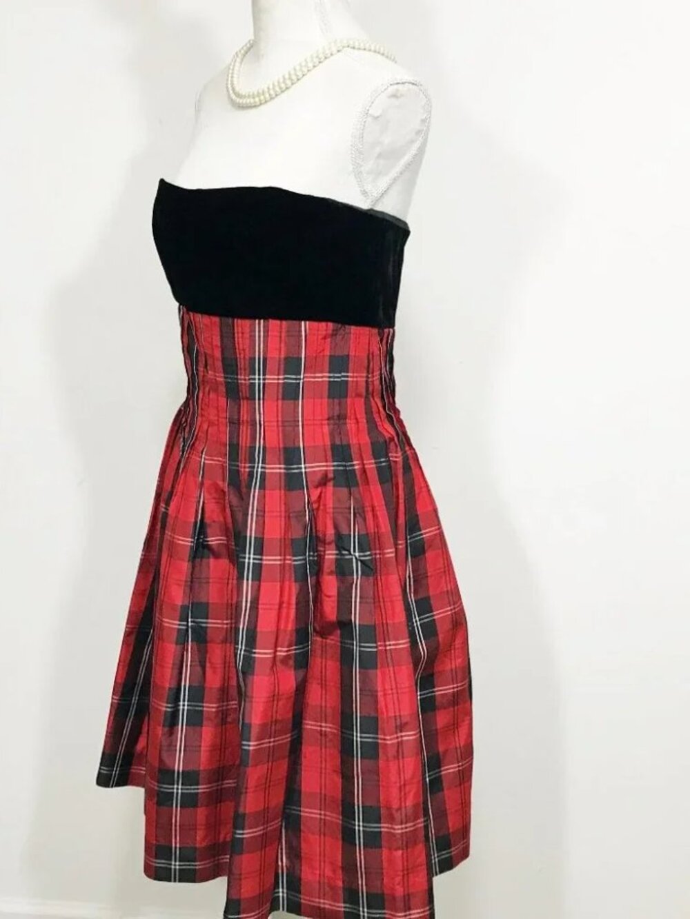 Vintage Black Velvet Silk Dress Set Size 10, Fits Like a Sz M 8 Black Red Plaid - Picture 15 of 16